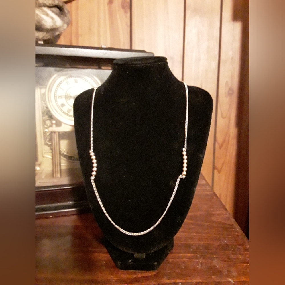 Avon Vintage Station Bead Necklace